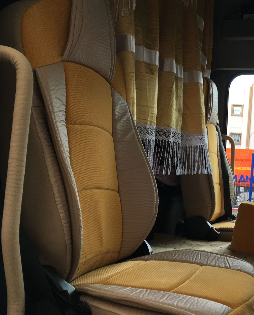mitsubishi-tır-kamyon-otobüs-çekici-otomobil-iç-dizayn-koltuk-döşeme-konya